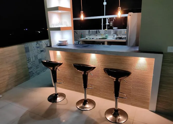 RAMALHO RESIDENCE, apartamento completo, cobertura, a 650m da praia de porto de galinhas, 500m do centro e 1,7km da praia de maracaípe, Brasil